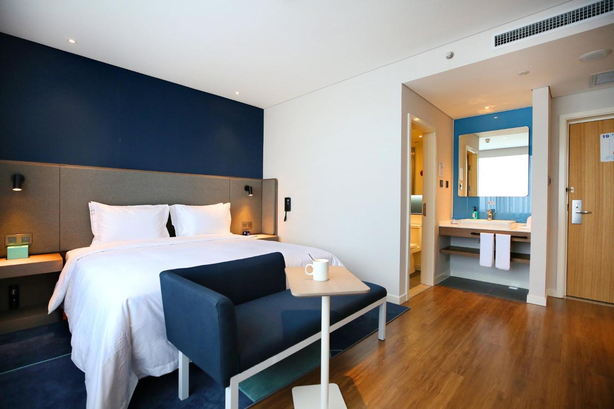 Holiday Inn Express Chengdu North Railway Station By Ihg - Near Panda Base, Near Chunxi Road Exterior photo