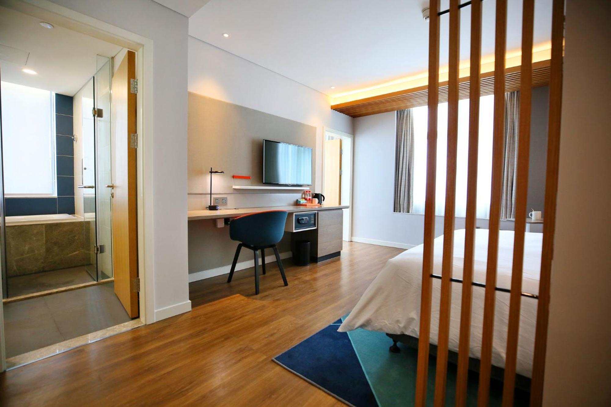 Holiday Inn Express Chengdu North Railway Station By Ihg - Near Panda Base, Near Chunxi Road Exterior photo