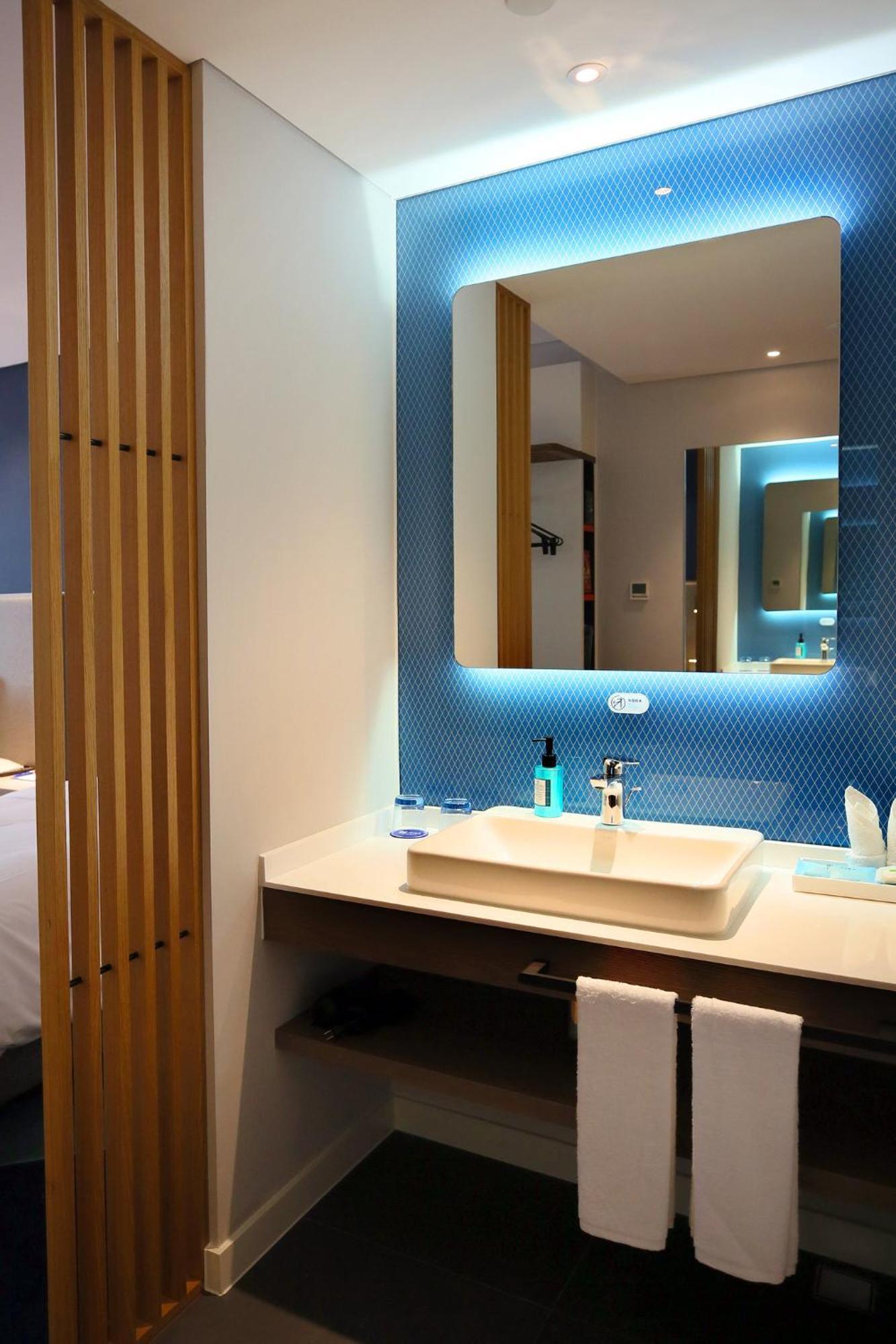 Holiday Inn Express Chengdu North Railway Station By Ihg - Near Panda Base, Near Chunxi Road Exterior photo