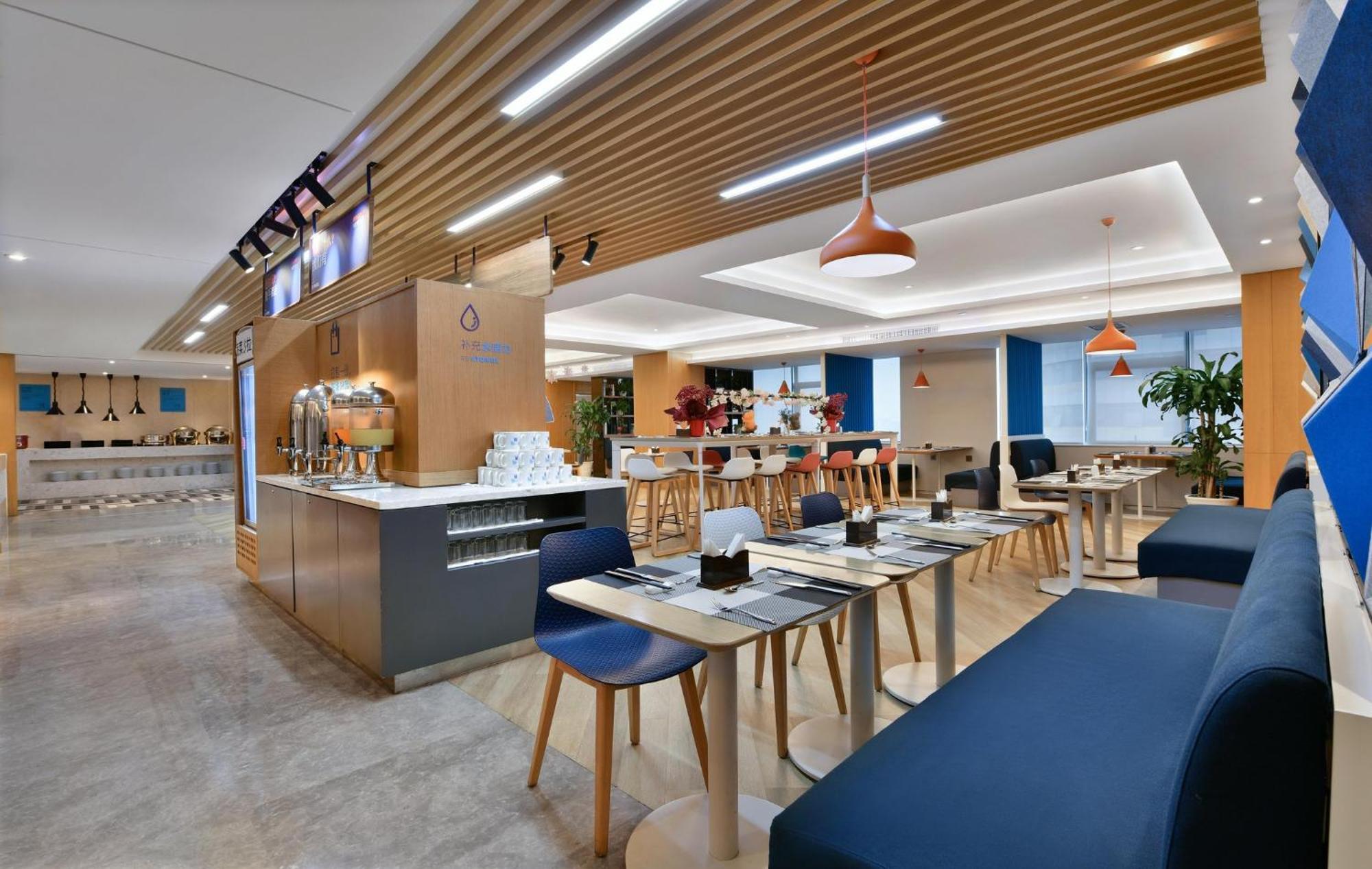 Holiday Inn Express Chengdu North Railway Station By Ihg - Near Panda Base, Near Chunxi Road Exterior photo
